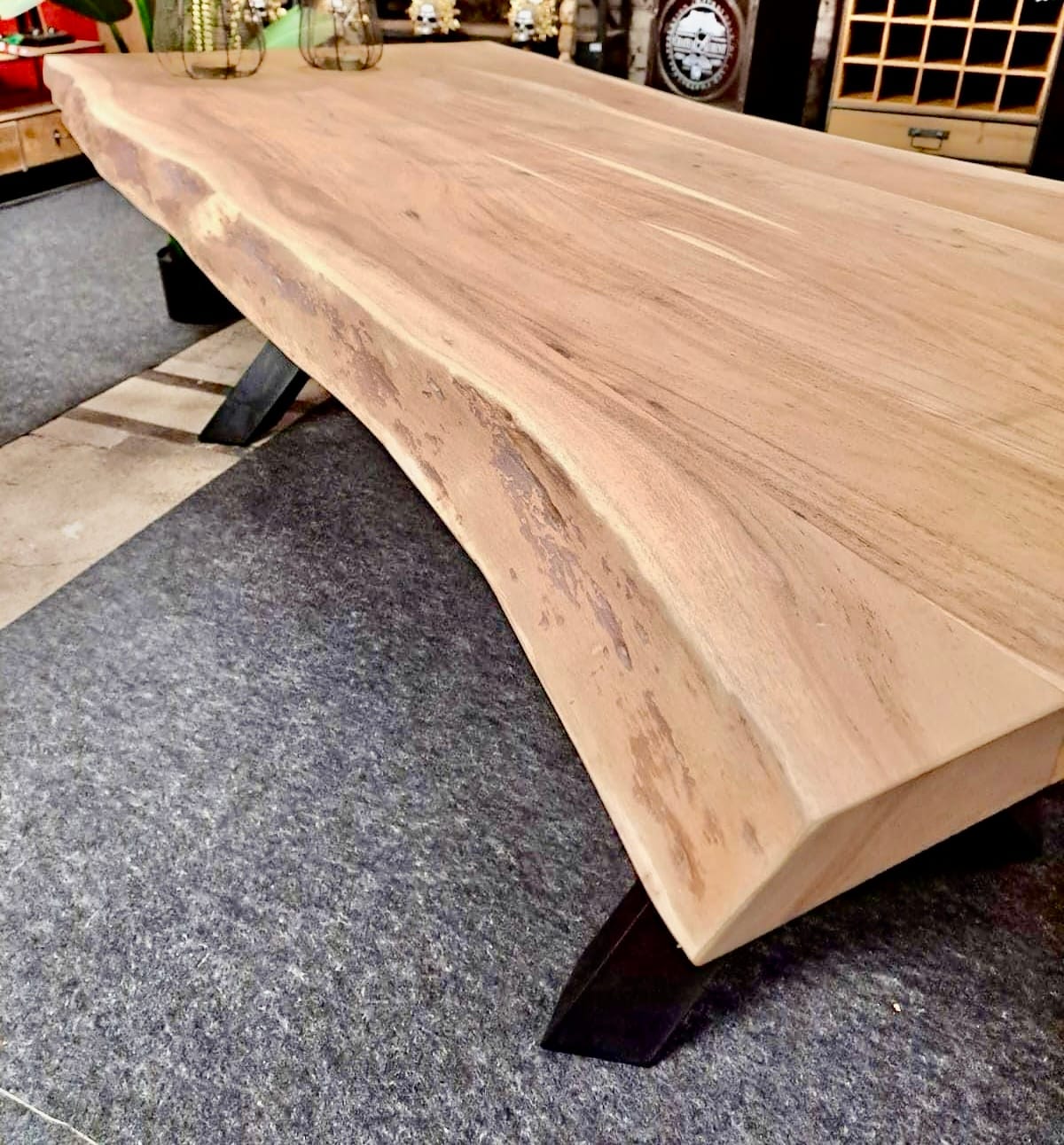 Table salle à manger bois Acacia pied CROISÉ POINTE DE DIAMANT – 220 cm et 240 cm – Tarn l’épaisseur 6 cm (3+3) Table salle à manger bois Acacia pied CROISÉ POINTE DE DIAMANT – 220 cm et 240 cm – Tarn l’épaisseur 6 cm (3+3)