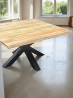 Table à manger carrée 140x140 cm en bois de manguier avec pied central en métal noir bords irréguliers - Pareloup