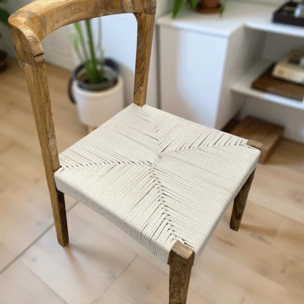 Chaise en bois de manguier et corde Melo – Dwelling Interiors