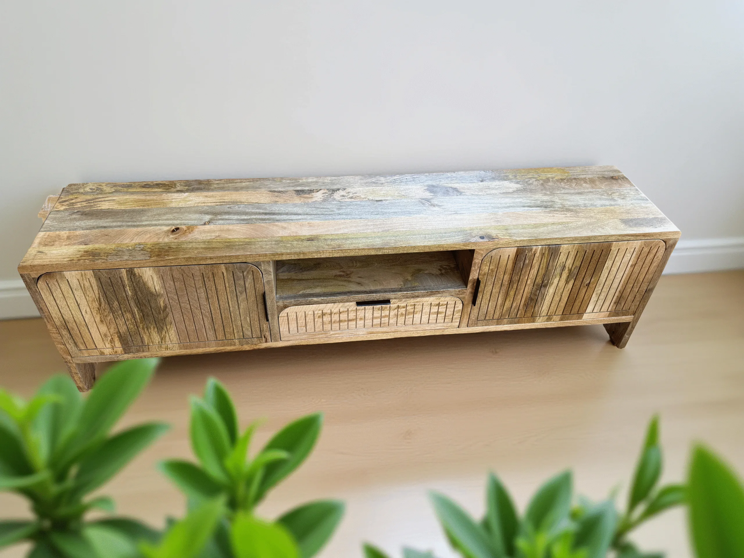 Meuble TV en Bois de Manguier Massif 180×40×50 cm – Morlaix - Dwelling Interiors